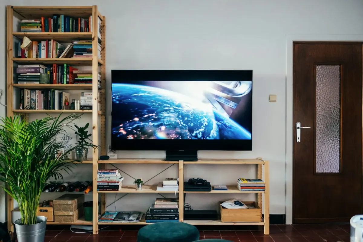 TV Ekran ve LED Değişimi – Açık LED televizyon ve TV ünitesi